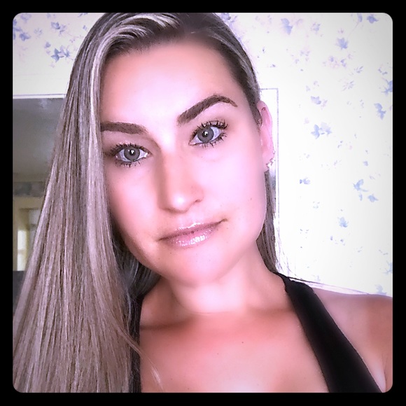 Meet your Posher, Melissa - Picture 1 of 1